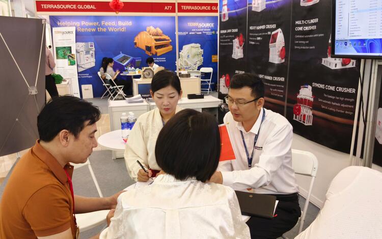 In-depth communication and win-win cooperation In-depth communication and win-win cooperation