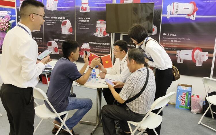 Gather strength to move forward and jointly create brilliance of the Group Gather strength to move forward and jointly create brilliance of the Group